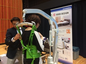 介護ロボット展示会と講演会