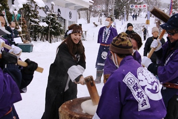 砂川餅つき保存会による餅つき