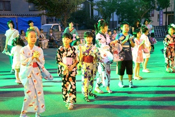 中央商店会盆踊り大会