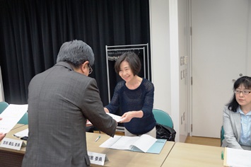 公募による委員の茅野和恵氏