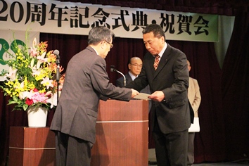 田中俊英氏