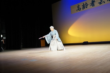 中央長谷川芳枝さん「祝い酒」