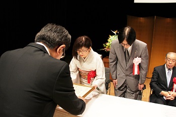 其田晶子氏