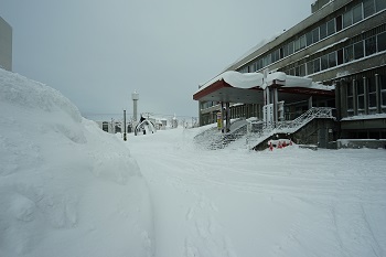 市役所庁舎前