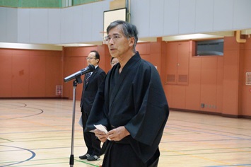 西島大会長（砂川弓道連盟会長）