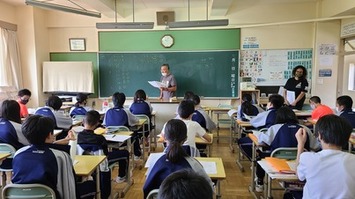 石山中学校の授業の様子