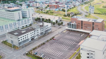 新庁舎を空撮した写真2