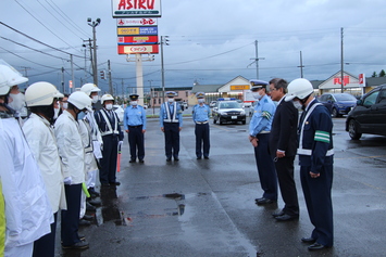 砂川市交通安全指導員会によるパトライト・旗の波作戦