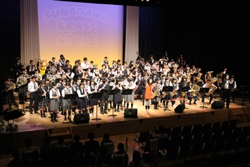 ブラススタイルと吹奏学部では、多数の楽器による奥深い演奏が繰り広げられました