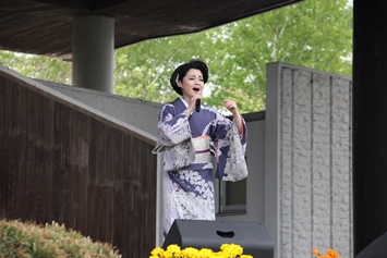 歌謡ショー　山本裕美子さん