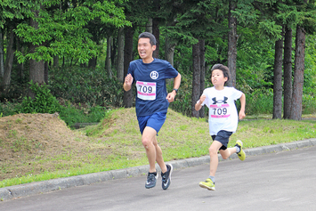 親子で全力ダッシュ！